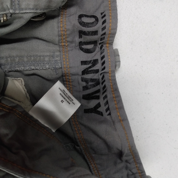 Old Navy Size 28 Gray Cargo Shorts - Picture 6 of 8
